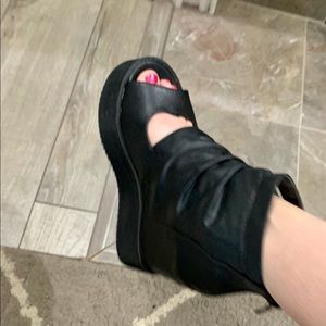 Gladiator platform sandals size 7